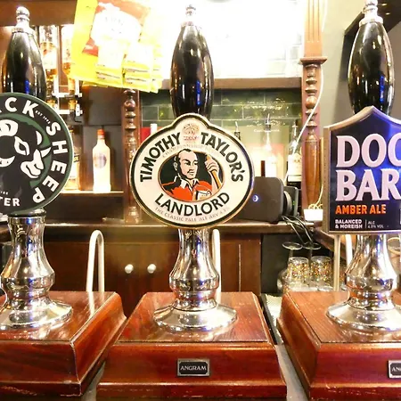 The Castle Tavern Pub & Guest Rooms-3