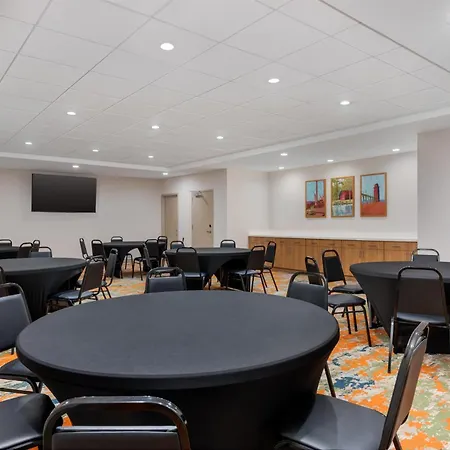 Hampton Inn & Suites Cadillac-3