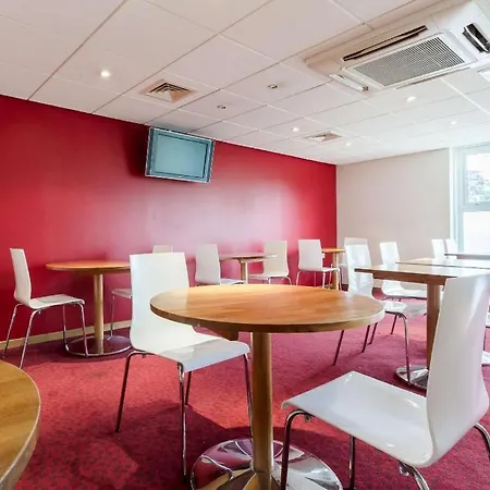 Travelodge Camberley-2