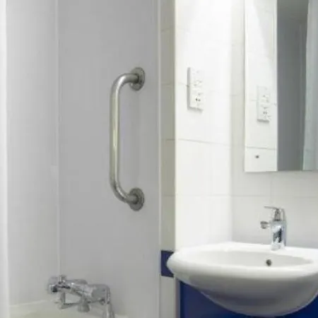 Travelodge Perth Broxden Junction-2