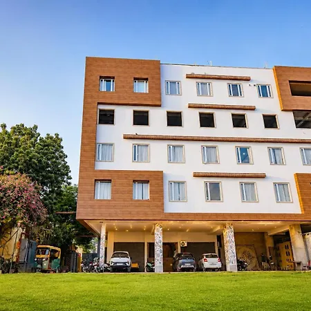 The Utsav Hotel Unit Of Rishabh Garden-2