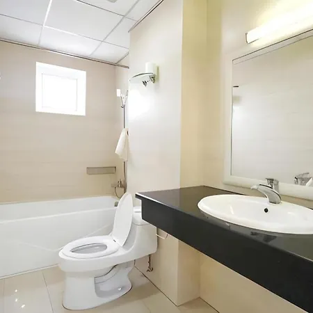 Queen Central Apartment-Hotel-3