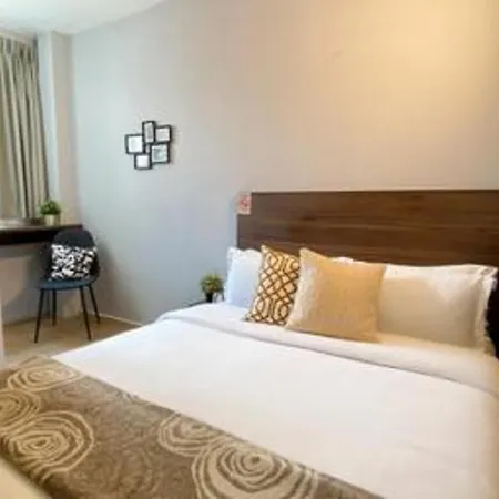 St Signature Bugis Beach, Dayuse, 5 Hours, 9Am-2Pm-3