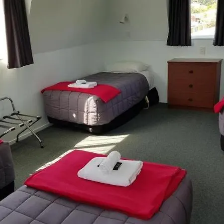 Courtesy Court Motel-2