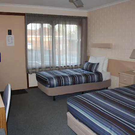 Raglan Motor Inn-2