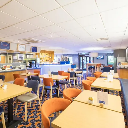 Holiday Inn Express Perth By Ihg-3