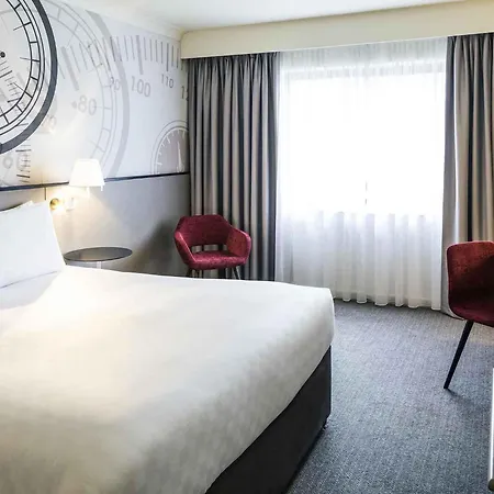 Mercure Dartford Brands Hatch Hotel & Spa-2
