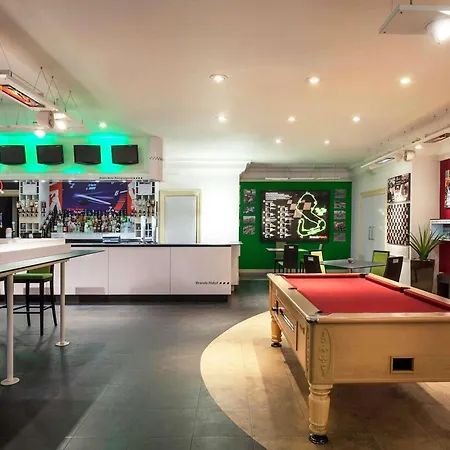 Mercure Dartford Brands Hatch Hotel & Spa-3