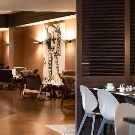 New Hotel Charlemagne-3