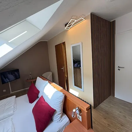 Hotel Alt Montjoie-3