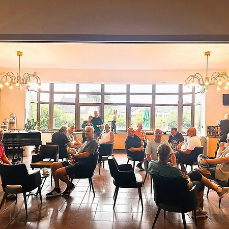 Sport- und Tagungshotel De Poort-2