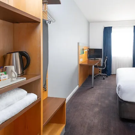 Holiday Inn Express Stevenage By Ihg-2