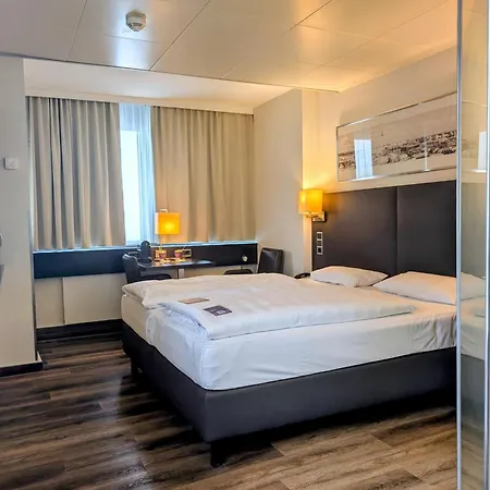 Park Inn By Radisson Berlin Alexanderplatz-2