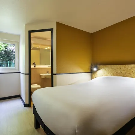 Greet Hotel Villeneuve La Garenne - Renove-3