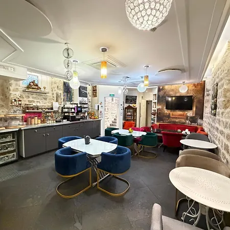 Le Pavillon Hotel-3