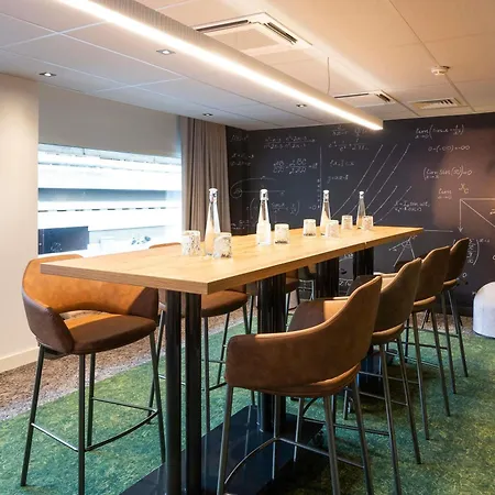 Novotel Bordeaux Centre Ville-3