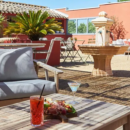 Mercure Arles Centre Arenes-3