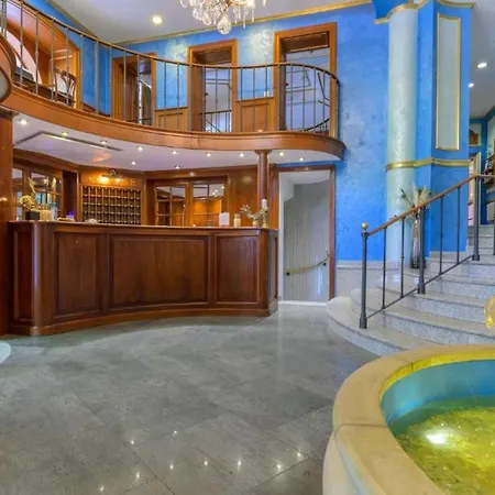 Hotel Kinsky Fountain-3
