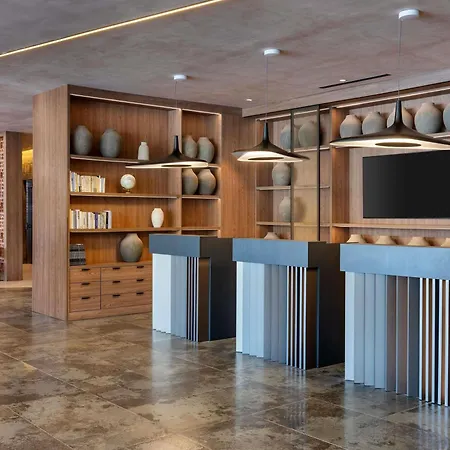 Novotel Valencia Lavant-2