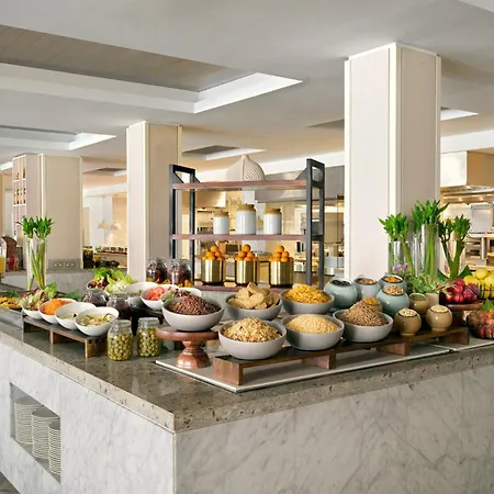 Crowne Plaza Muscat By Ihg-3