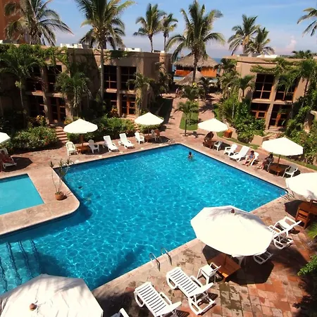 Villas El Rancho Green Resort-3