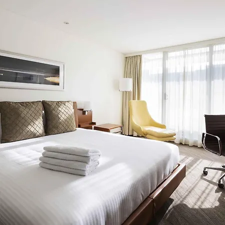 Novotel Canberra-2