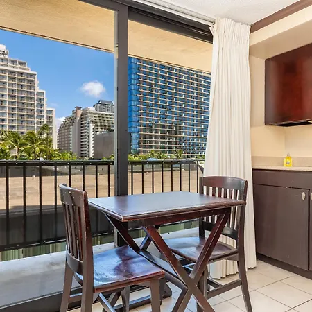 Castle Bamboo Waikiki Hotel-2