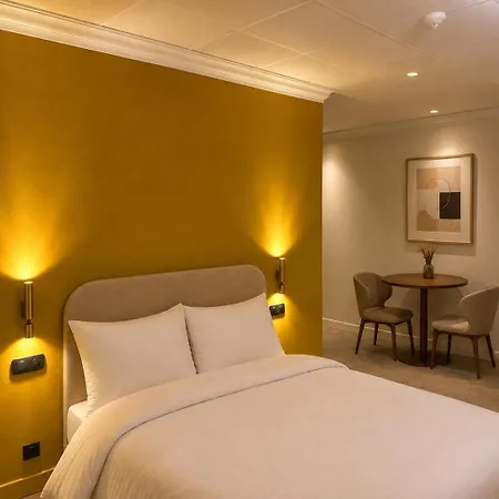 Hotel Foch-2