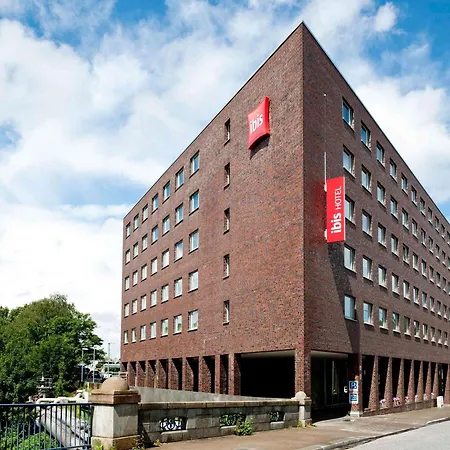 Ibis Hamburg Alsterring-2
