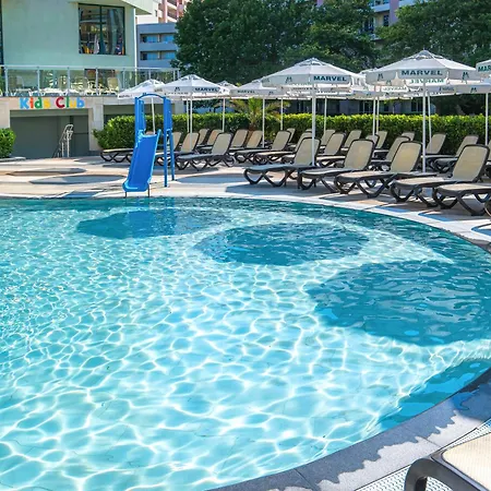 Hotel MARVEL - FULLY RENOVATED FREE Beach Access-2