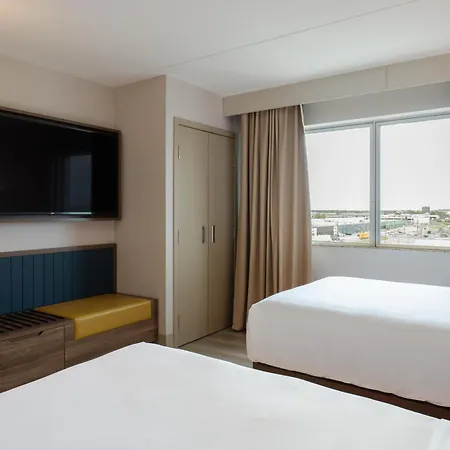 Hilton Winnipeg Airport Suites-3
