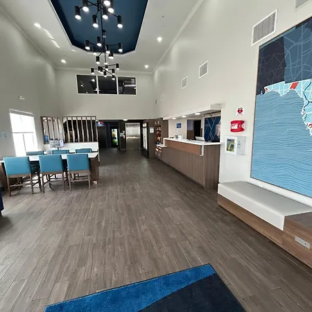 Holiday Inn Express & Suites Dania Beach - Airport Area-3