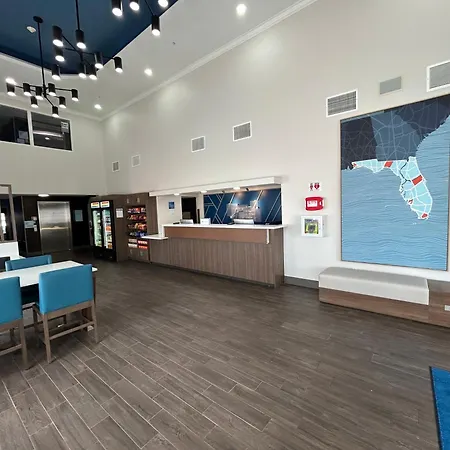 Holiday Inn Express & Suites Dania Beach - Airport Area-2