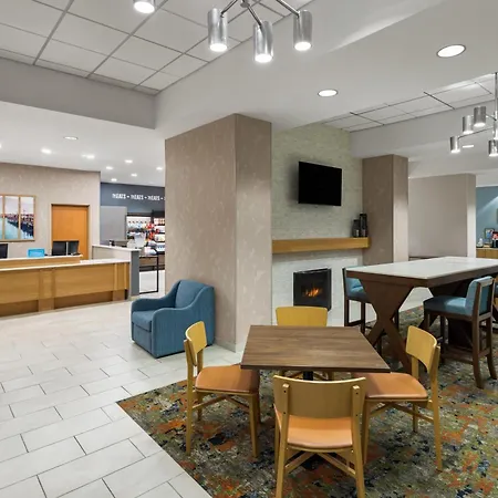 Hampton Inn & Suites Bremerton-2