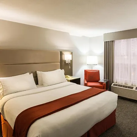 Holiday Inn Express Vancouver-Metrotown-2