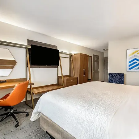 Holiday Inn Express & Suites Minneapolis - West End By Ihg-3