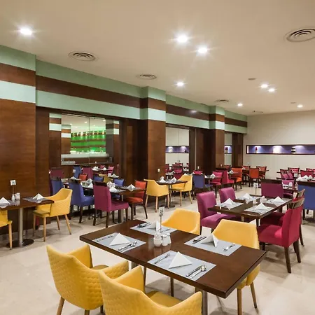 Holiday Inn Riyadh Al Qasr By Ihg-3