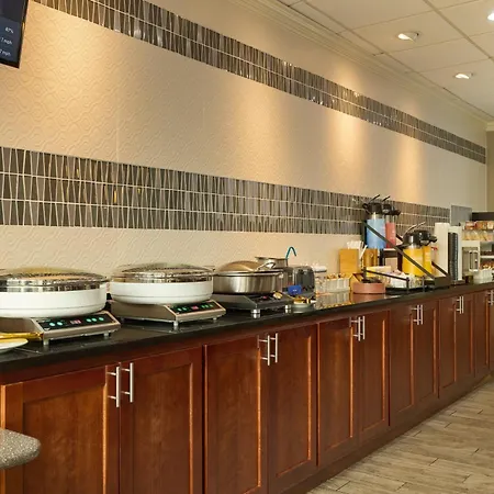 Cottonwood Airport & Expo Hotel Louisville-3