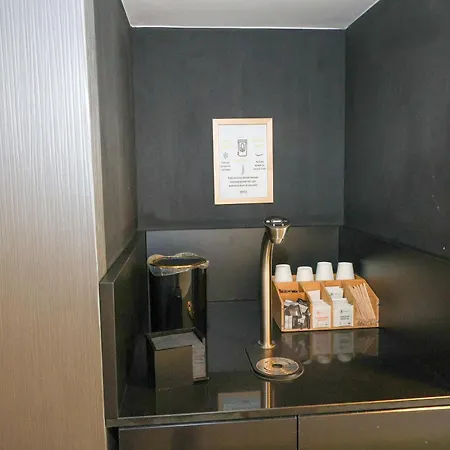 Hotel Gat Point Charlie-3