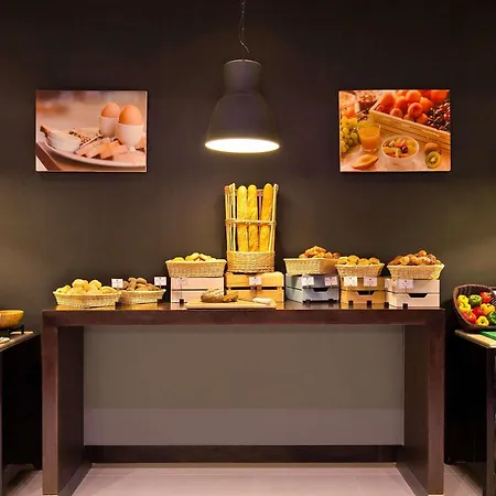 Ibis Dubai Al Rigga-2