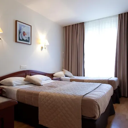 Hotel Cosmotel Marais Republique Paris-2
