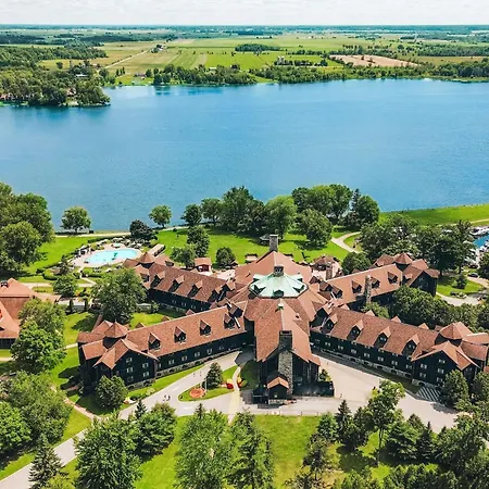Fairmont Le Chateau Montebello-3