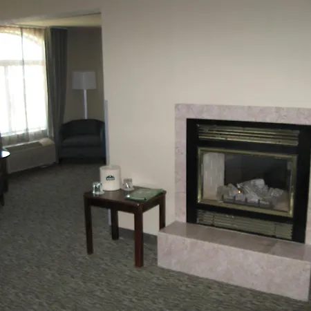 Wingate By Wyndham Fargo-2
