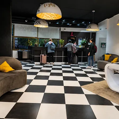 Golden Tulip Roissy Saint Witz-3