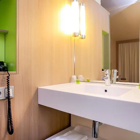 ibis Styles Nantes Reze Aéroport-3