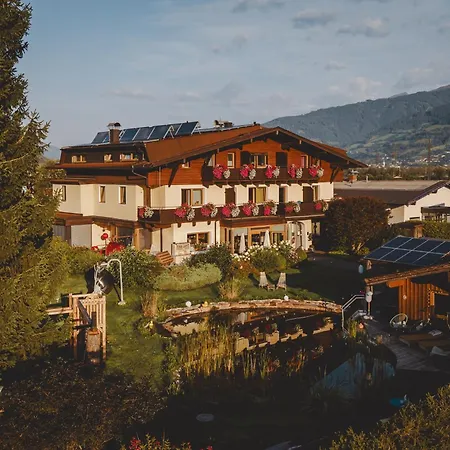 Simone'S Platzerl - Inklusive Taeglichem Freien Eintritt Tauern Spa - Nur 5 Gehminuten, Sommerkarte, Privatem Garten Mit Schwimmteich, Grill Und Saunabereich-3