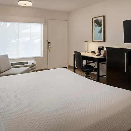 Cortona Inn And Suites Anaheim Resort-2