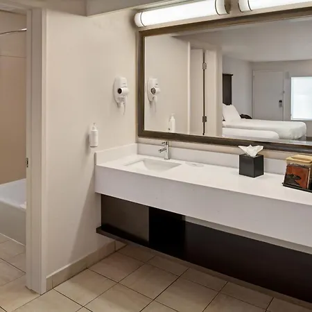 Cortona Inn And Suites Anaheim Resort-2