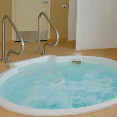Holiday Inn Express Hotel & Suites Edson By Ihg-2
