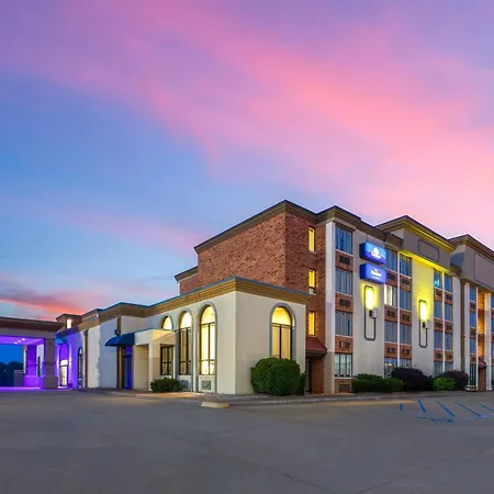 Days Inn & Suites By Wyndham Festus-3